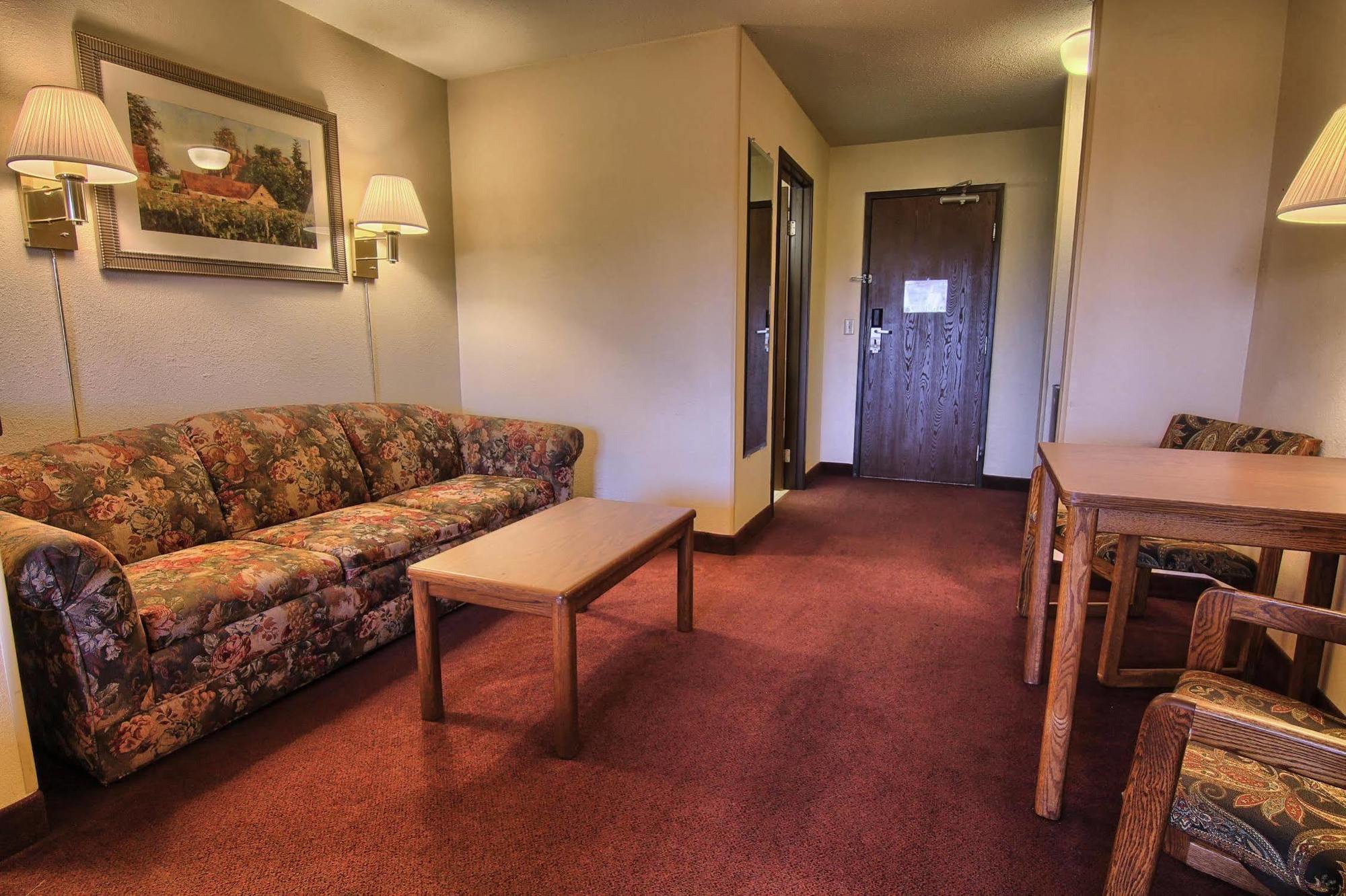 Quality Inn & Suites Danville Exterior foto